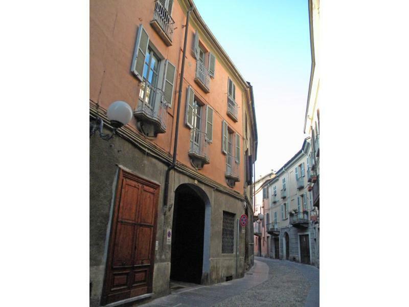 Appartamento In Centro Storico アスティ エクステリア 写真