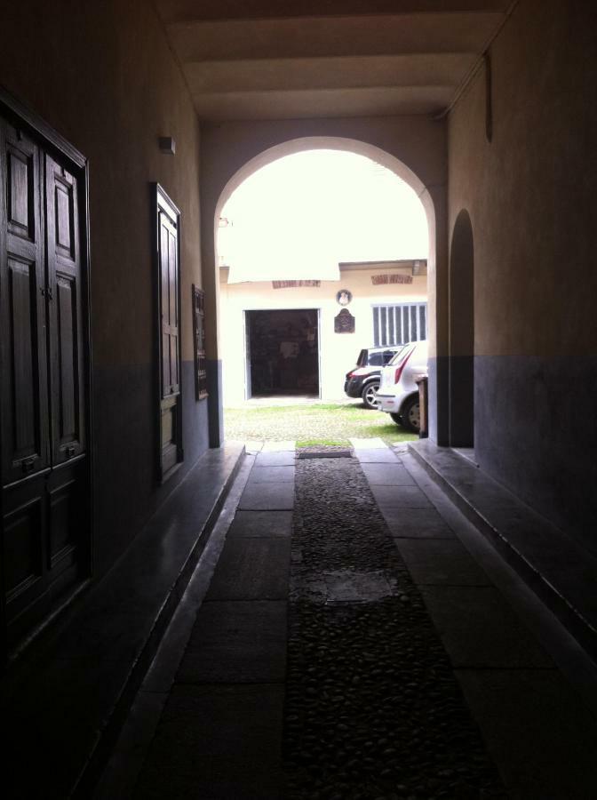 Appartamento In Centro Storico アスティ エクステリア 写真