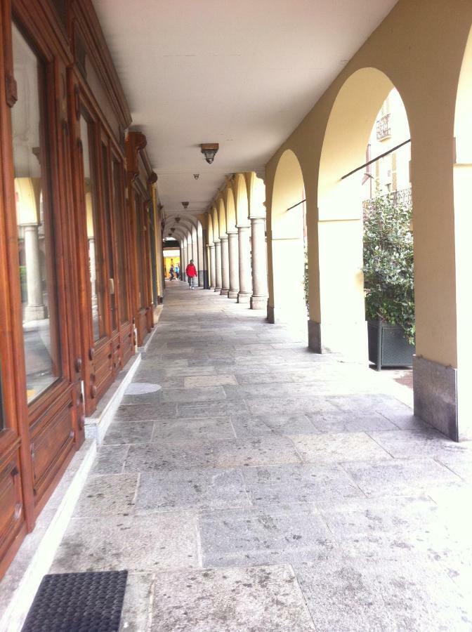 Appartamento In Centro Storico アスティ エクステリア 写真