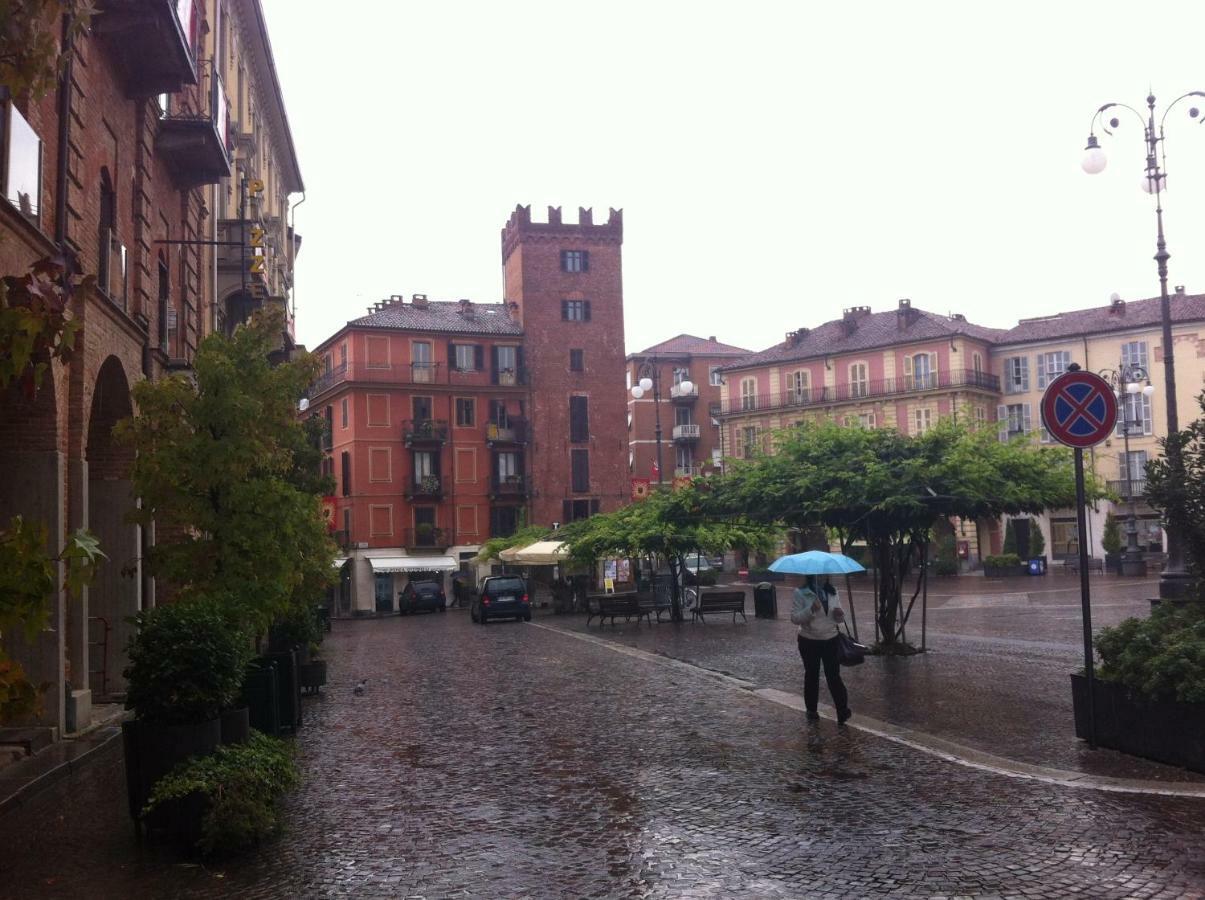 Appartamento In Centro Storico アスティ エクステリア 写真
