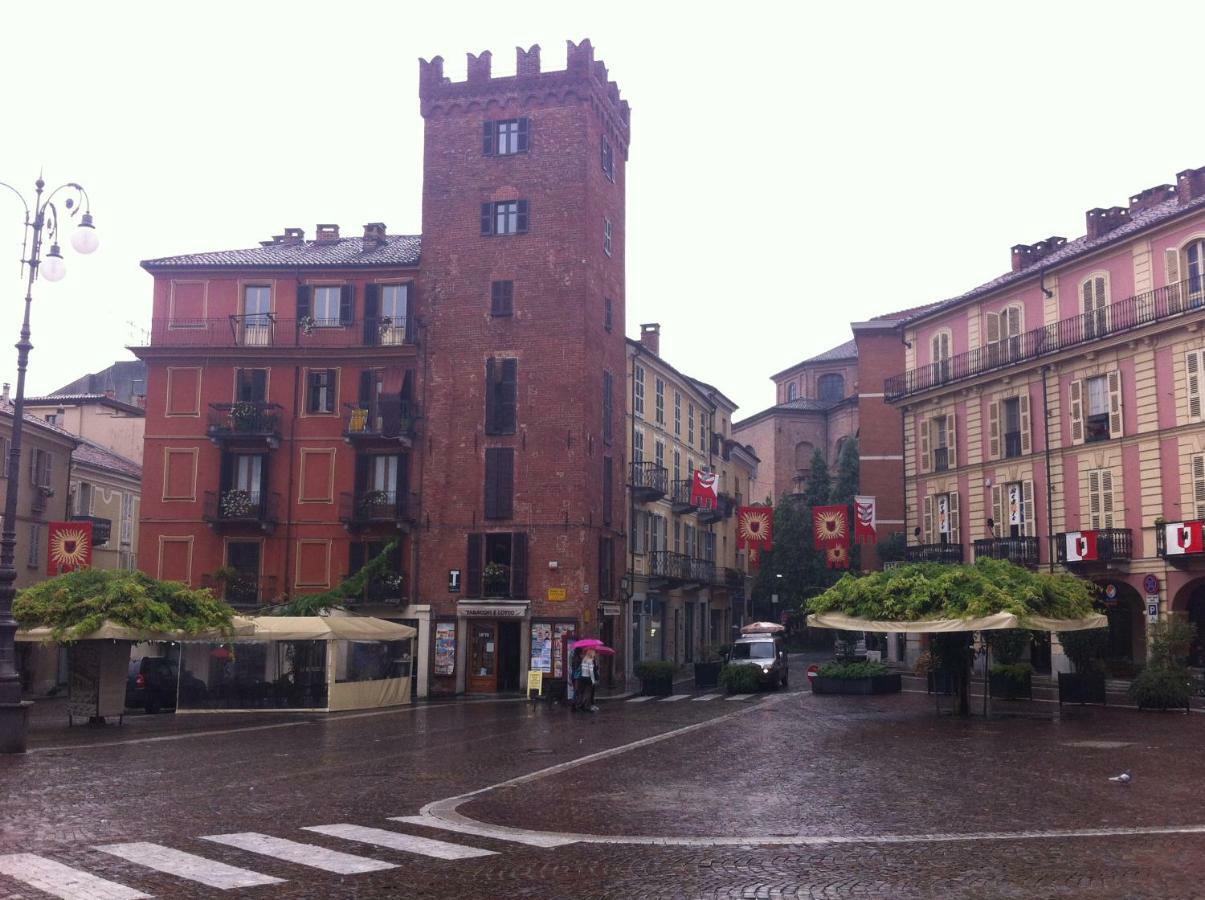 Appartamento In Centro Storico アスティ エクステリア 写真