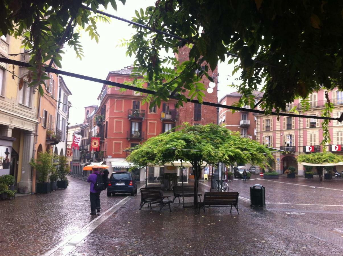 Appartamento In Centro Storico アスティ エクステリア 写真