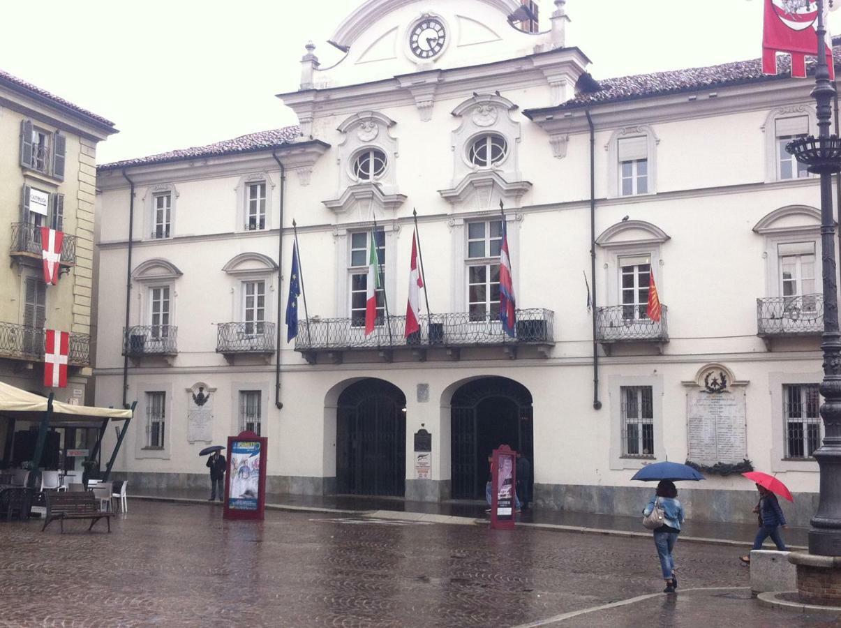 Appartamento In Centro Storico アスティ エクステリア 写真